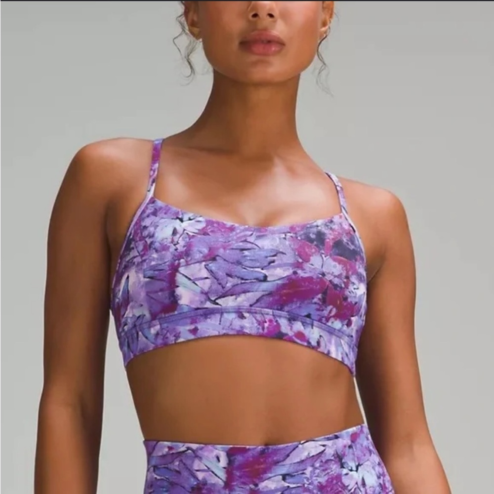 Lululemon Flow y sports bra